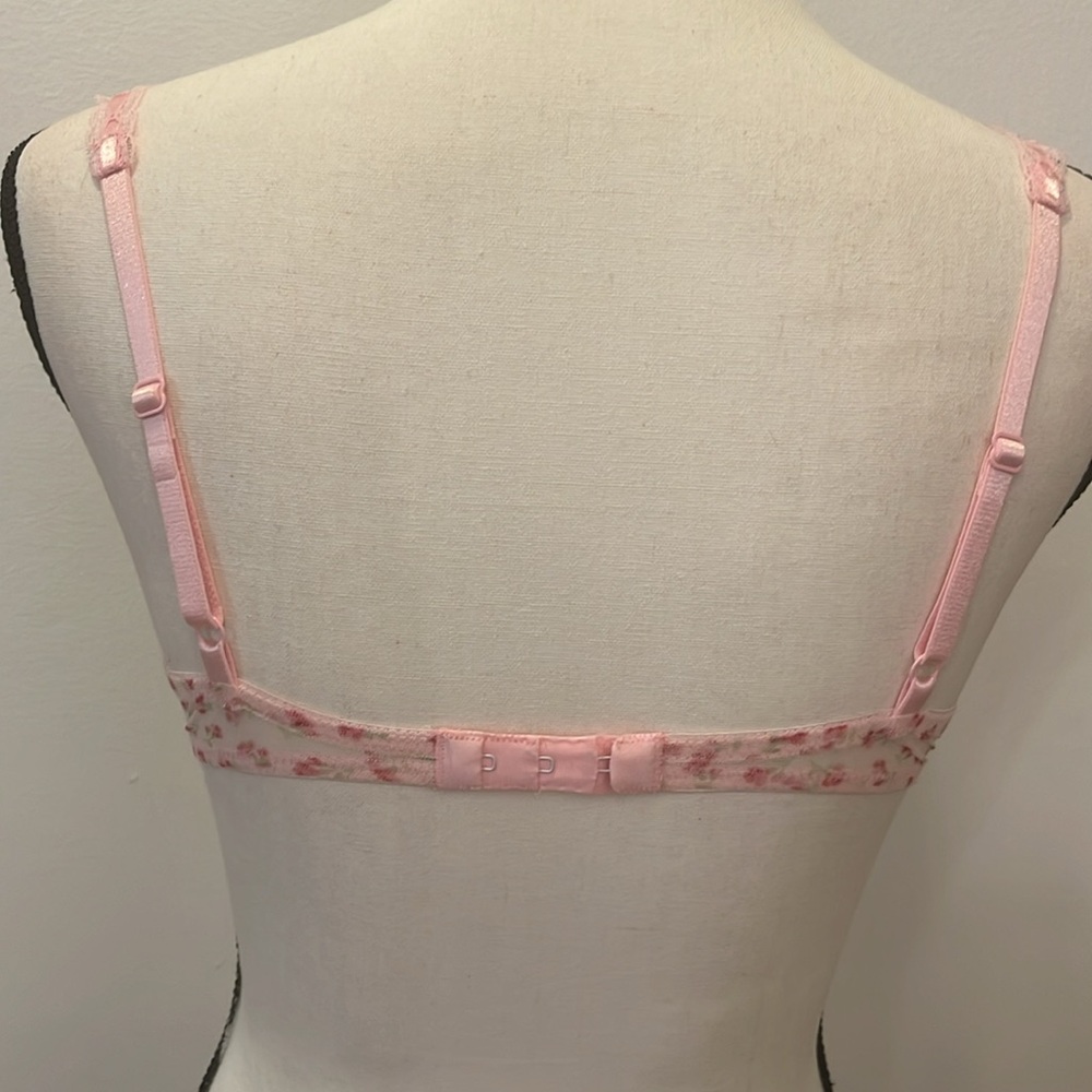 Pink bra - Picture 5 of 5